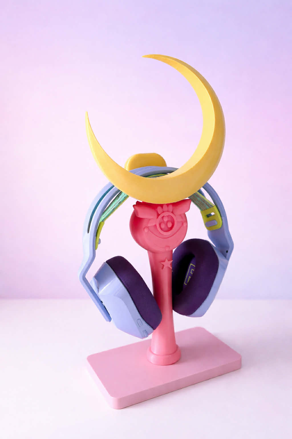 Sailor Moon Stand, 3D printed in PLA Silk 24K Gold, PLA Matte Pastel Pink and PLA Pro Pink